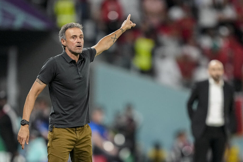 Španieli vypadli už v osemfinále a tréner Luis Enrique na lavičke reprezentácie skončil.