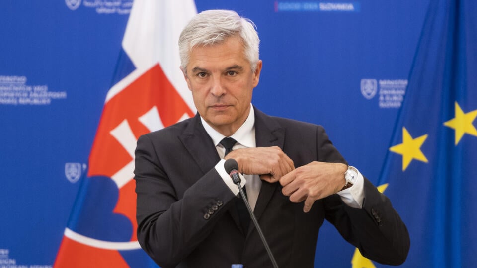 Na snímke minister zahraničných vecí a európskych záležitostí SR Ivan Korčok (nominant SaS) počas tlačovej konferencie, na ktorej zhodnotil 100 dní vo funkcii šéfa rezortu diplomacie v Bratislave 16. júla 2020. FOTO TASR - Jaroslav Novák