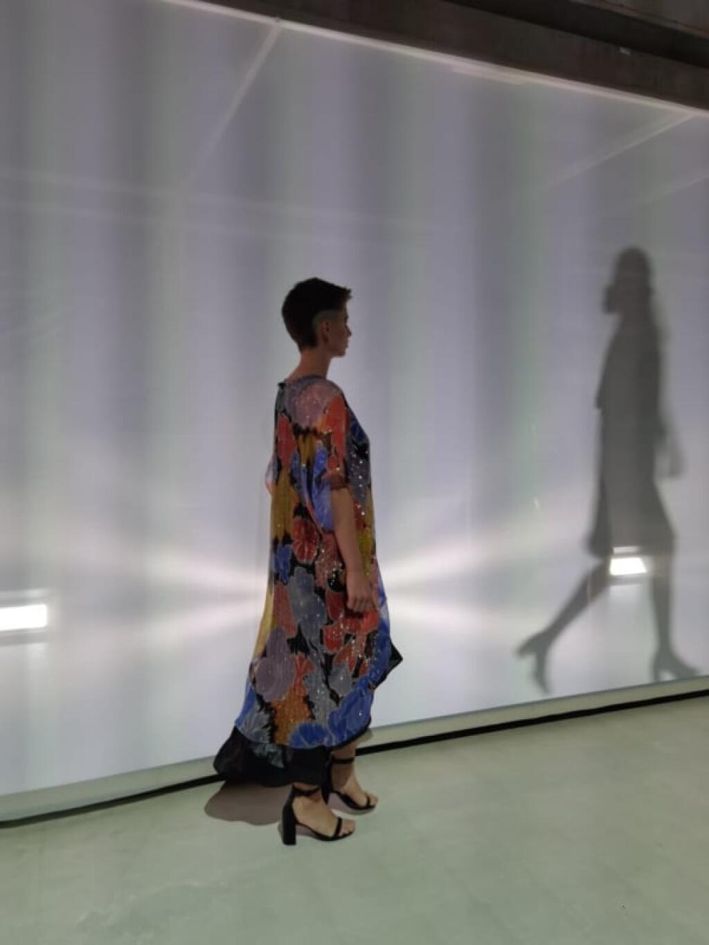 Emma Čaputová v modely od Lenky Sršňovej.