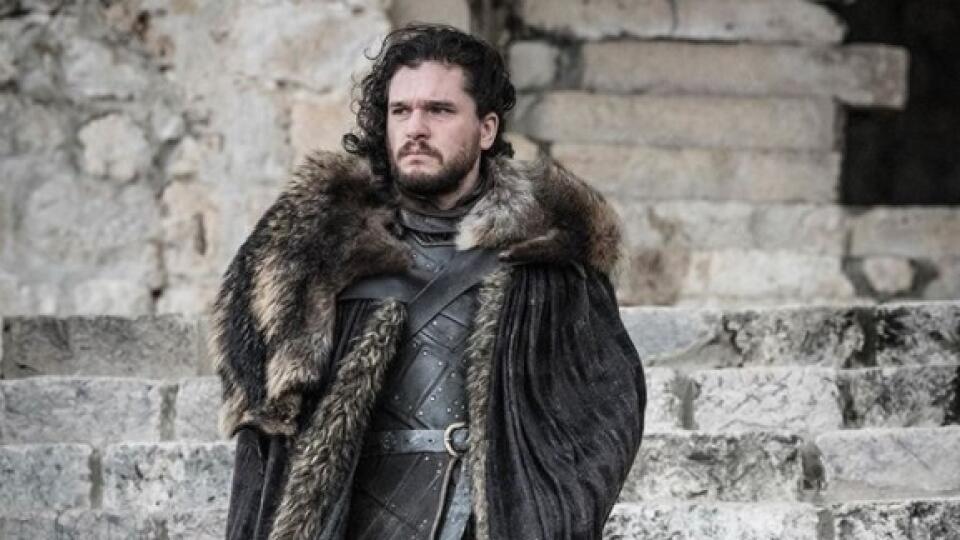 Herec Kit Harrington ako Jon Snow v seriáli Hra o tróny.