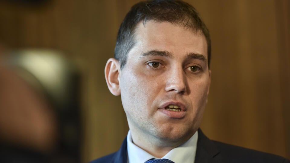 kandidát Adrián Szabó