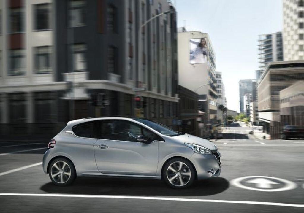 TREND test Peugeot 208 1,6 Vti Allure