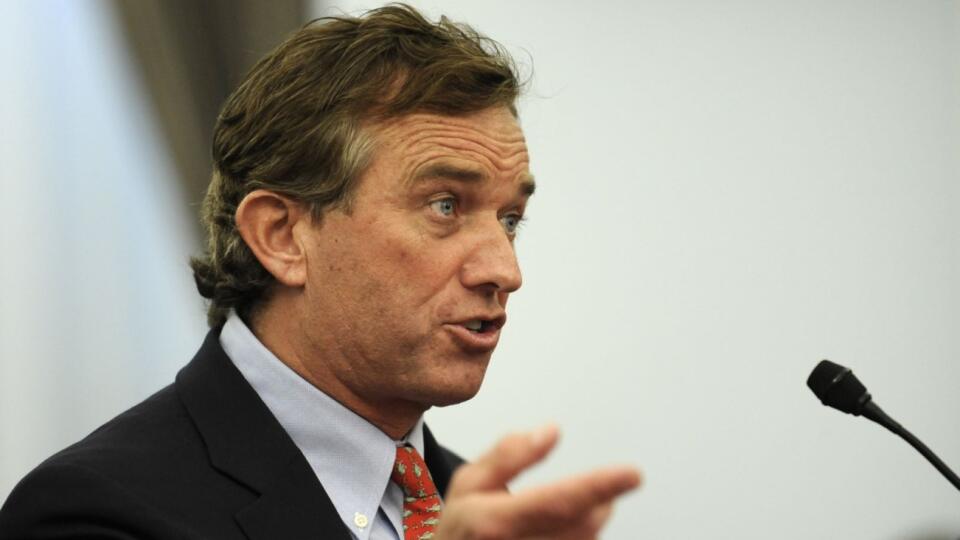 rm 21 Washington - Šéf Water Keeper Alliance Robert Kennedy ml. počas zasadnutia výboru Snemovne reprezentantov pre energetickú nezávislosť a globálne otepľovanie vo Washingtone 11.decembra 2008.