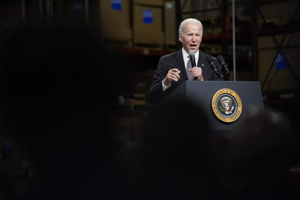 PK 5 Poughkeepsie - Na snímke americký prezident Joe Biden sa prihovára počas návštevy továrne IBM v Poughkeepsie v americkom štáte New York 6. októbra 2022. FOTO TASR/AP

President Joe Biden speaks at an IBM facility in Poughkeepsie, N.Y., on Thursday Oct. 6, 2022. (AP Photo/Andrew Harnik)