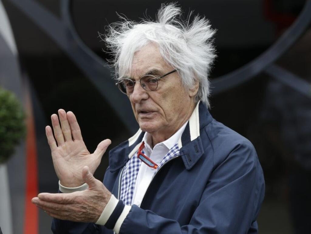 Ecclestone je známy tým, že si nedáva servítku pred ústa a aj tentoraz sa pustil do talianskej stajne.