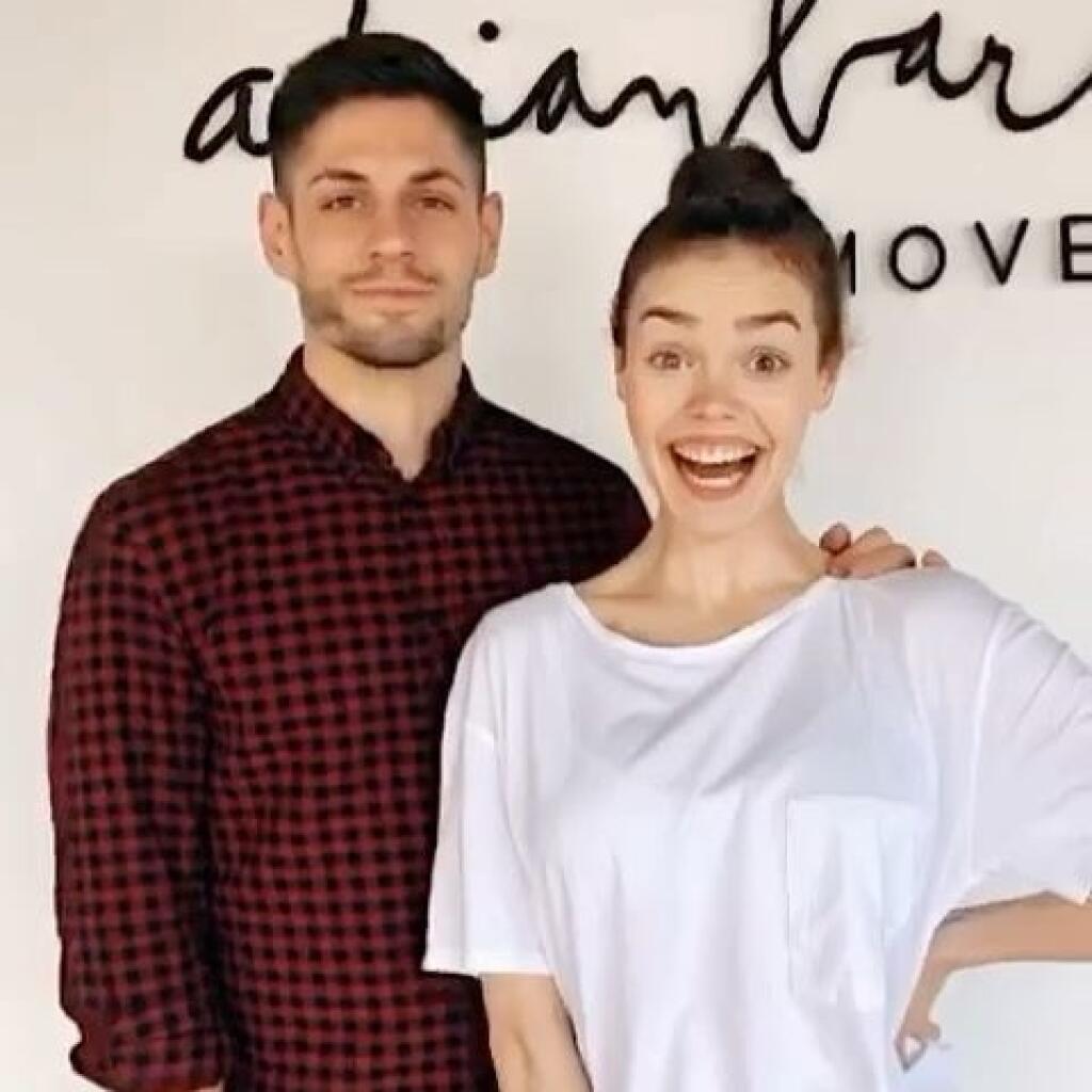 Manželia sa stretávajú aj v práci.