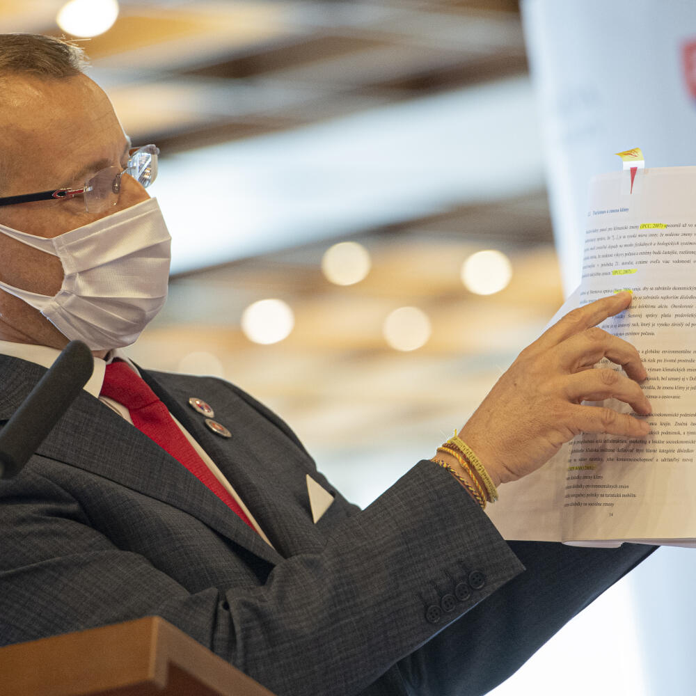 Predseda parlamentu Boris Kollár počas brífingu ohľadom svojej diplomovej práce. Tvrdí, že jeho práca nie je plagiát.