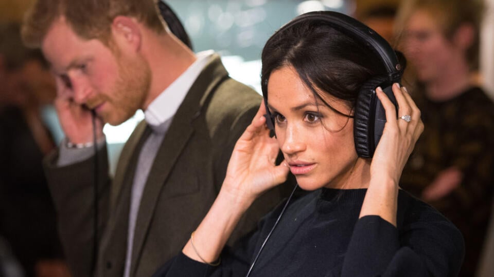 Na adresu Meghan Markle putovali rasistické poznámky.