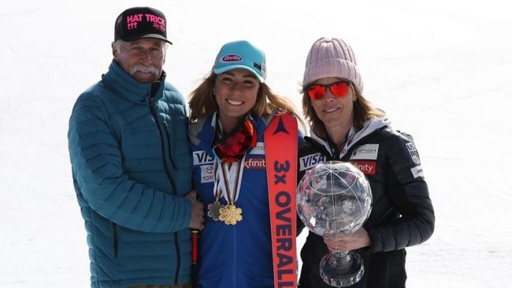 Američanke pravdepodobne prišlo smutno kvôli otcovi. Jeff Shiffrin náhle zomrel minulý rok.