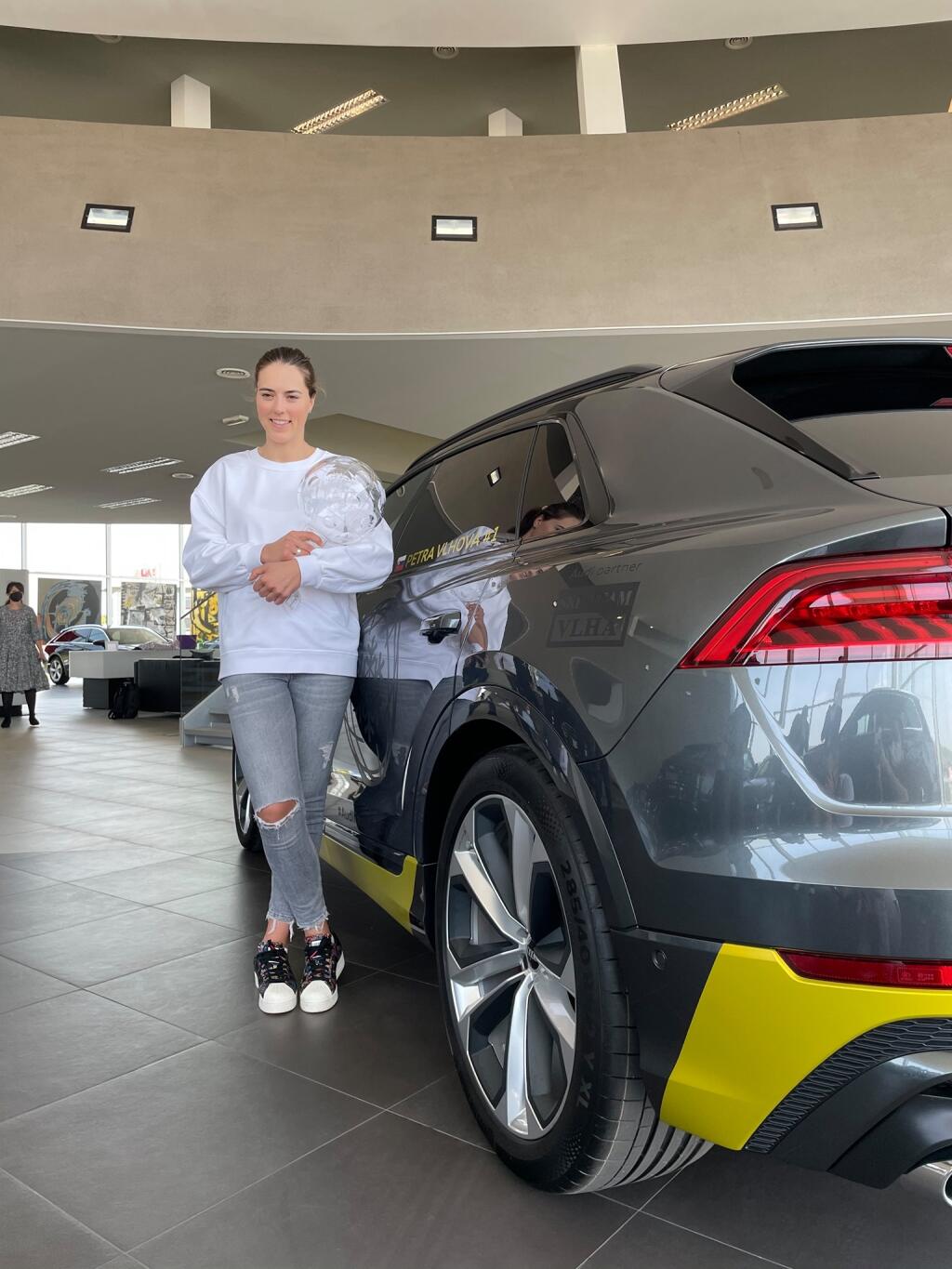 Mastná suma a luxus nie je všetko, čo tento model ponúka. Aby bol Vlhovej „tátoš“ naozaj špeciálny, automobilka pripravila lyžiarke na vozidle prekvapenie, ktoré nikto iný na aute nemá.