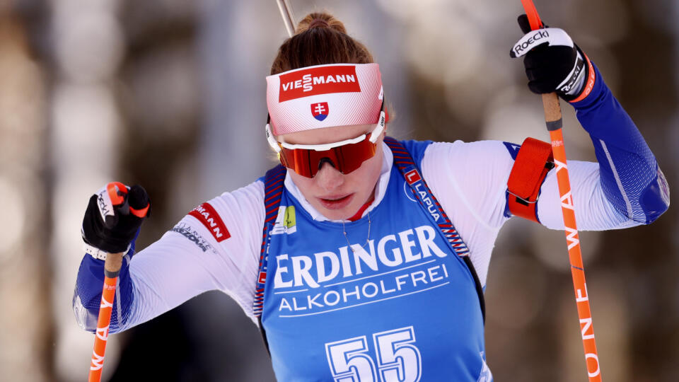 EBE 46 Pokljuka - Na snímke slovenská reprezentantka Ivona Fialková na trati vytrvalostných pretekov žien na 15 km majstrovstiev sveta v biatlone v slovinskej Pokljuke 16. februára 2021. FOTO TASR/AP 
Slovakia's Ivona Fialkova competes during the women's 15 km individual competition at the World Championships Biathlon event in Pokljuka, Slovenia, Tuesday, Feb. 16, 2021. (AP Photo/Darko Bandic)