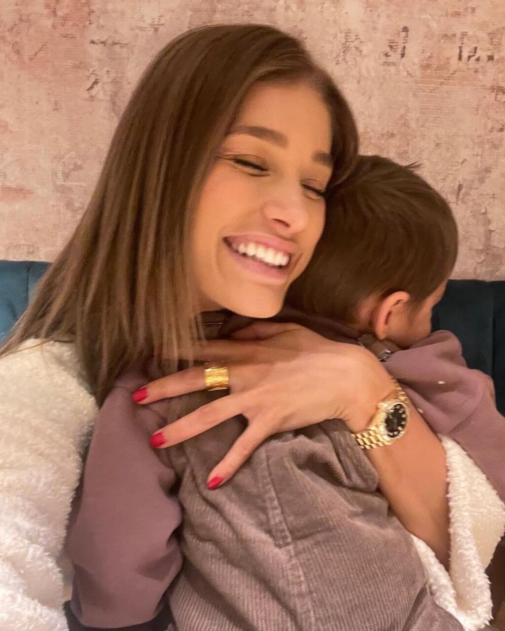Jasmina si to, že je mamou Sanela naplno užíva.