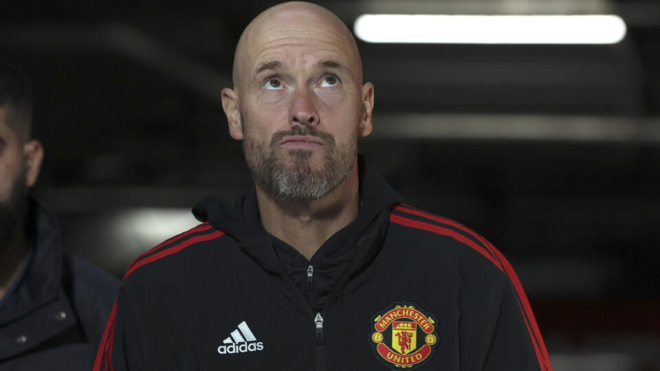 WA 2 archív Melbourne - Na archívnej snímke z 15. júla 2022 tréner Manchestru United Erik ten Hag reaguje pred začiatkom prípravného zápasu Manchester United - Melbourne City v Melbourne. Holandský futbalový tréner Manchestru United Erik ten Hag požaduje od predstavenstva klubu príchod ďalších nových hráčov. Káder mužstva sa mu zdá priveľmi úzky. FOTO TASR/AP
Manchester United's manager Erik ten Hag reacts as he walks onto the pitch ahead of he soccer match between Manchester United and Melbou