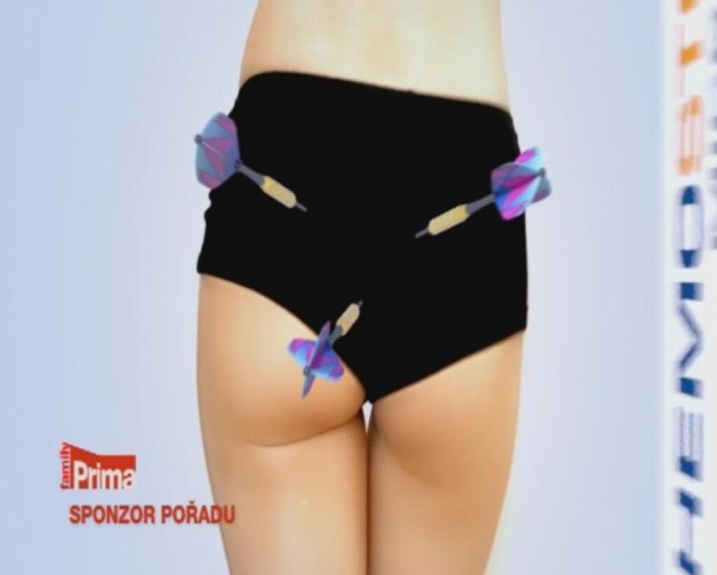Reklama s opicami škriabajúcimi si zadok vyrušila divákov. Nadarmo