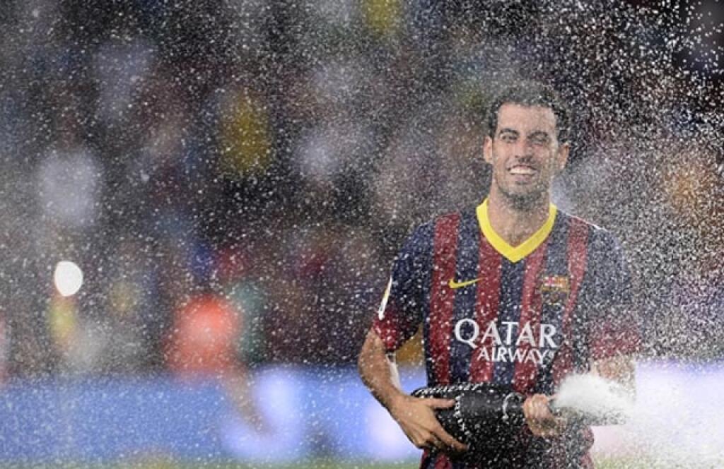 SERGIO BUSQUETS (Španielsko)
1. Messi
2. Lewandowski
3. Haaland