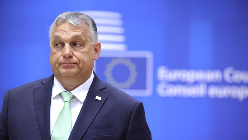 WA 75 Brusel - Maďarský premiér Viktor Orbán čaká na začiatok dvojdňového summitu EÚ v Bruseli vo štvrtok 23. marca 2023. Ústrednou témou summitu je posilnenie konkurencieschopnosti EÚ. Premiéri a prezidenti členských štátov EÚ budú hovoriť aj o Ukrajine, spoločnej obrane, obchodnej politike a reforme hospodárskeho riadenia. FOTO TASR/AP
Hungary's Prime Minister Viktor Orban waits for the start of a round table meeting at an EU summit in Brussels, Thursday, March 23, 2023. European Union leade