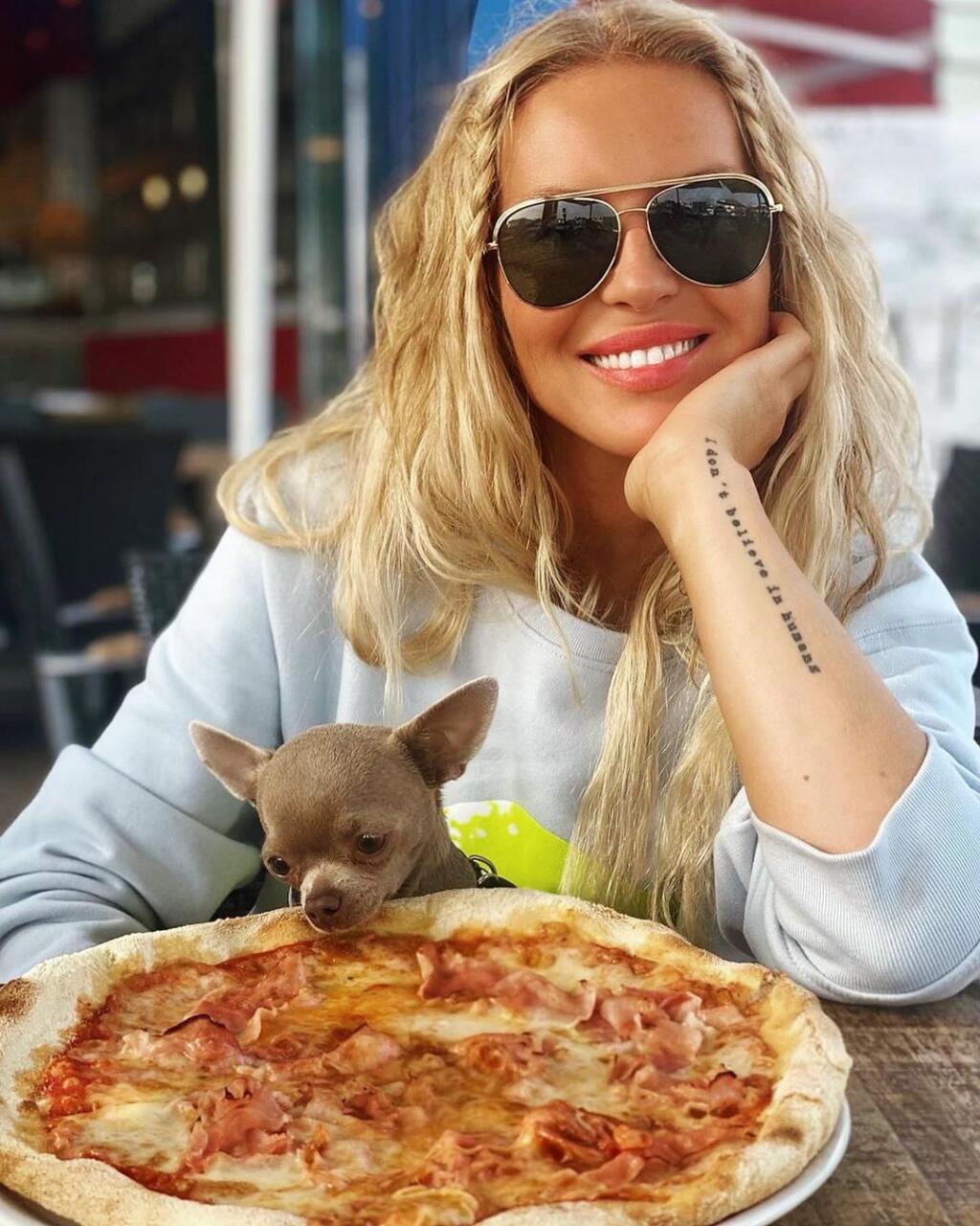 Simona Krainová a jej rozkošný účes.