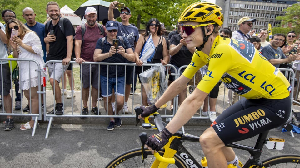 Na snímke je štart 20. etapy Tour de France 2023. Na snímke je Jonas Vingegaard.