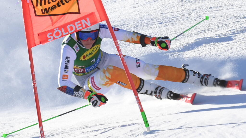 Petra Vlhová sa na trať na rakúskom ľadovci spustila s novým dizajnom kombinézy.