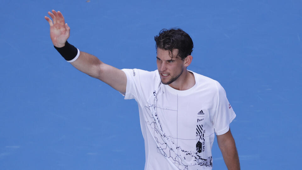 JB 16 Melbourne - Rakúsky tenista Dominic Thiem  oslavuje po jeho výhre nad Nemcom Dominikom Köpferom v 2. kole dvojhry na grandslamovom turnaji Australian Open v Melbourne 10. februára 2021. FOTO TASR/AP

Austria's Dominic Thiem celebrates after defeating Germany's Dominik Koepfer in their second round match at the Australian Open tennis championship in Melbourne, Australia, Wednesday, Feb. 10, 2021.(AP Photo/Rick Rycroft)