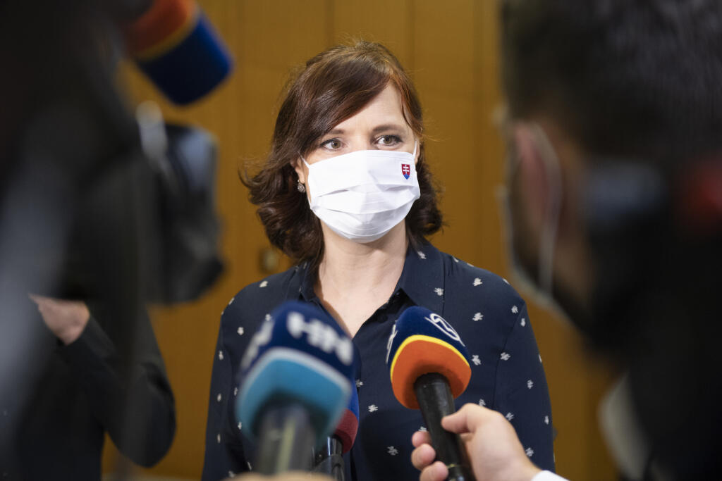 Na snímke podpredsedníčka vlády SR pre investície a informatizáciu Veronika Remišová (Za ľudí) pred rokovaním 24. schôdze  vlády SR v Bratislave 10. júna 2020. FOTO TASR - Pavel Neubauer