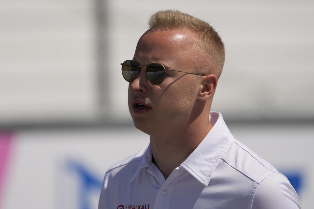 Ruský pretekár zažíva premiérovú sezónu v F1 v tíme Haas.