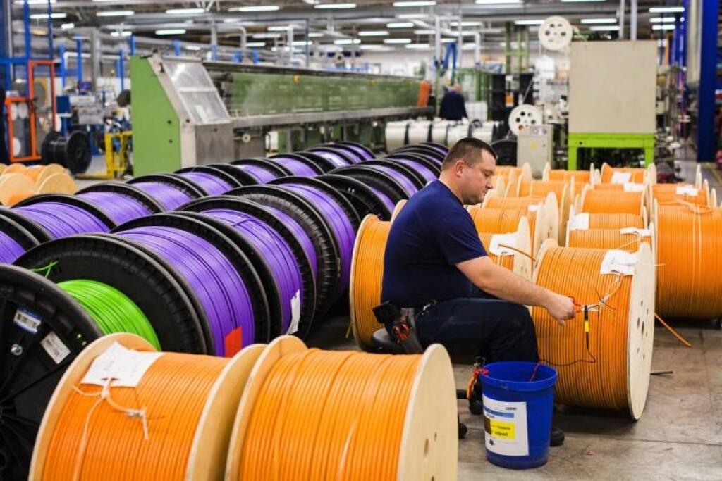Ako trenčianske Leoni ťaží zo samojazdiacich áut a robotov