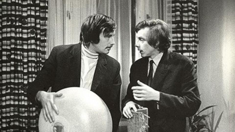 Jaroslav Kaňkovský, v pravo vo filme Dispečer z roku 1971.
