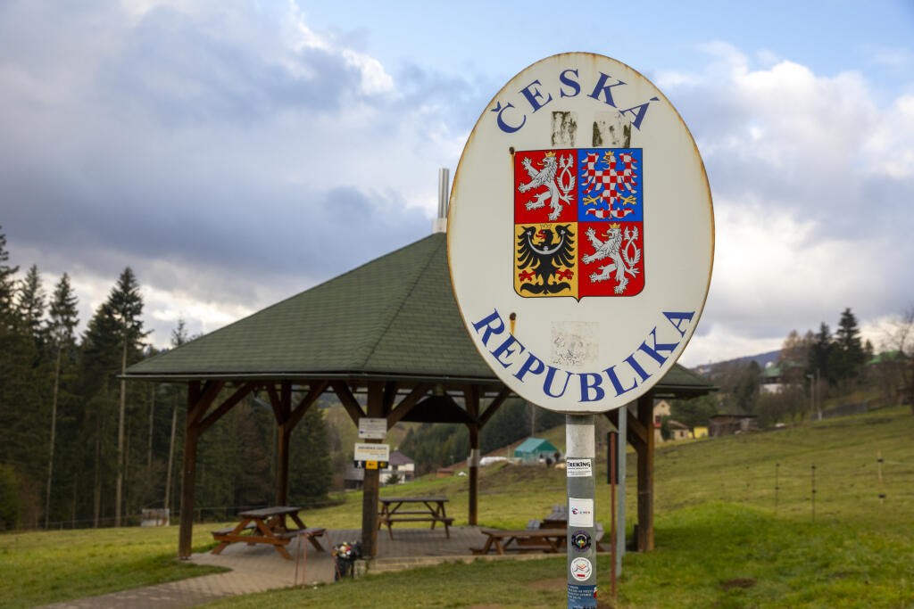 Reportáž Život, pandémia, Covid 19 a opatrenia v obci Čierne, Skalité na Slovensko - Poľskej hranici.
Na obr: Trojmezie-Poľsko-Česko-Slovenská hranica