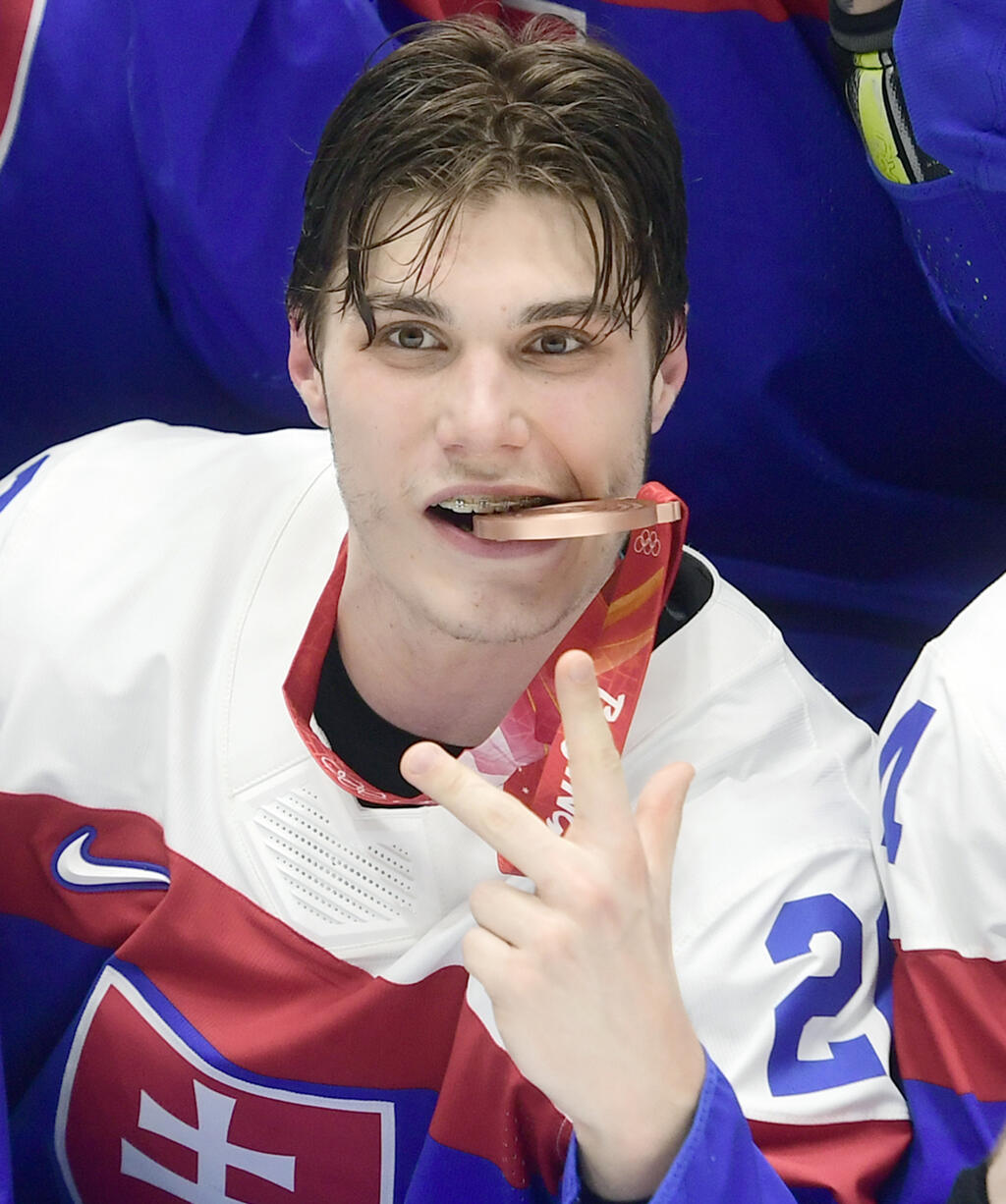 HRDINOVIA
Juraj Slafkovský a Patrik Rybár sa dostali aj do All Star výberu hokejového olympijského turnaja.