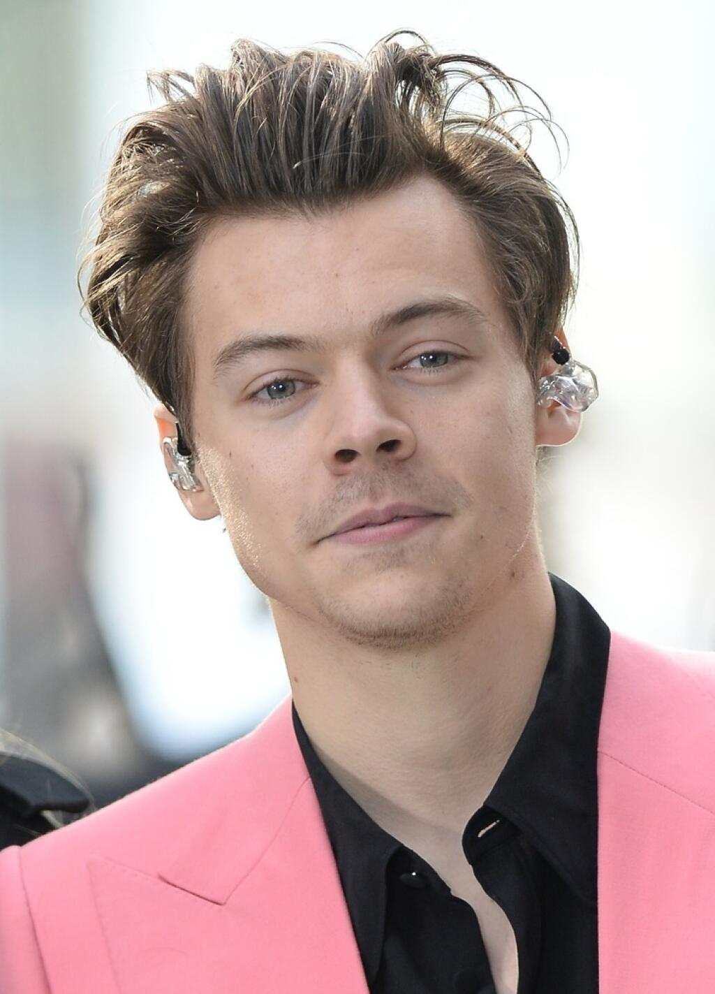 Bývalý člen chlapčenskej skupiny One Direction v minulosti randil s niekoľkými známymi kráskami, medzi ktorými nechýbali zvučené mená ako Taylor Swift či Kendall Jenner.