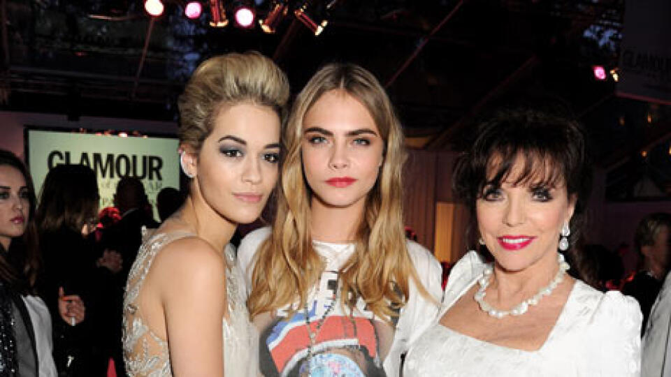Joan Collins: Je krstnou mamou Cary Delevingne.