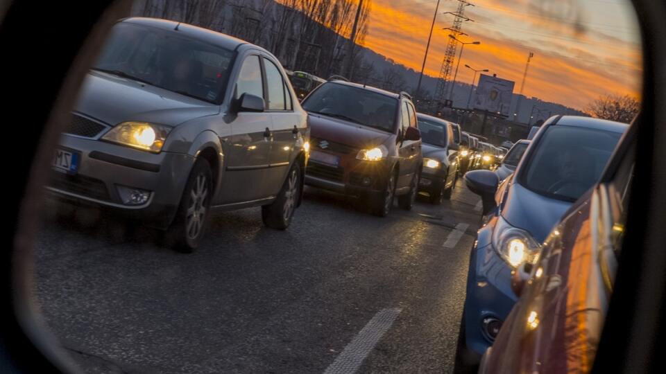 SR Bratislava Doprava Račianska Zápchy Potrubie Oprava BAX