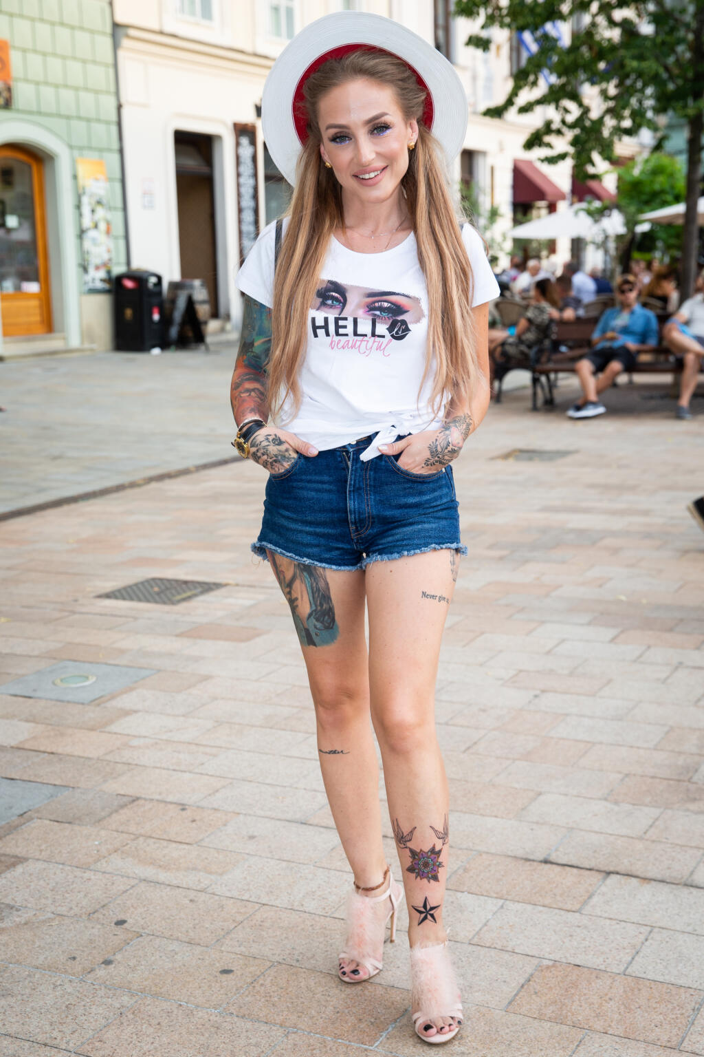 Bratislavské módne dni s kolekciou Leto 2019 na Hlavnom námestí v Bratislave. Na snímke Lucia Sládečková alias Lucid.