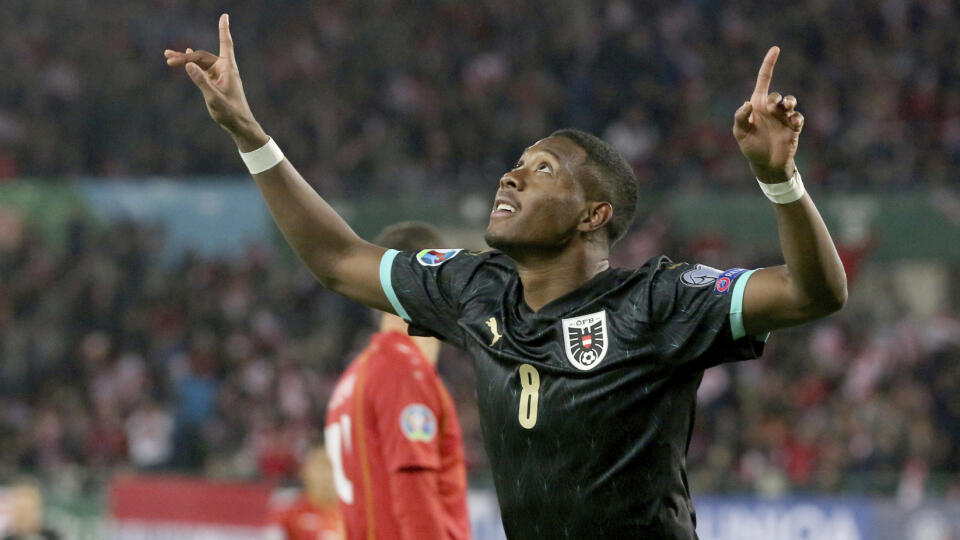 WA 68 Viedeň - Rakúsky futbalista David Alaba sa teší po strelení gólu v kvalifikačnom zápase G-skupiny EURO 2020 Rakúsko - Severné Macedónsko vo Viedni 16. novembra 2019. FOTO TASR/AP
Austria's David Alaba reacts after scoring during the Euro 2020 group G qualifying soccer match between Austria and North Macedonia at Ernst-Happel stadium in Vienna, Austria, Saturday, Nov. 16, 2019. (AP Photo/Ronald Zak)