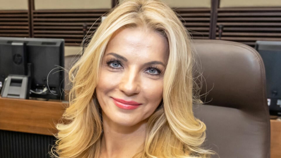Na snímke Martina Šimkovičová na prvom zasadaní štvrtej vlády Roberta Fica.