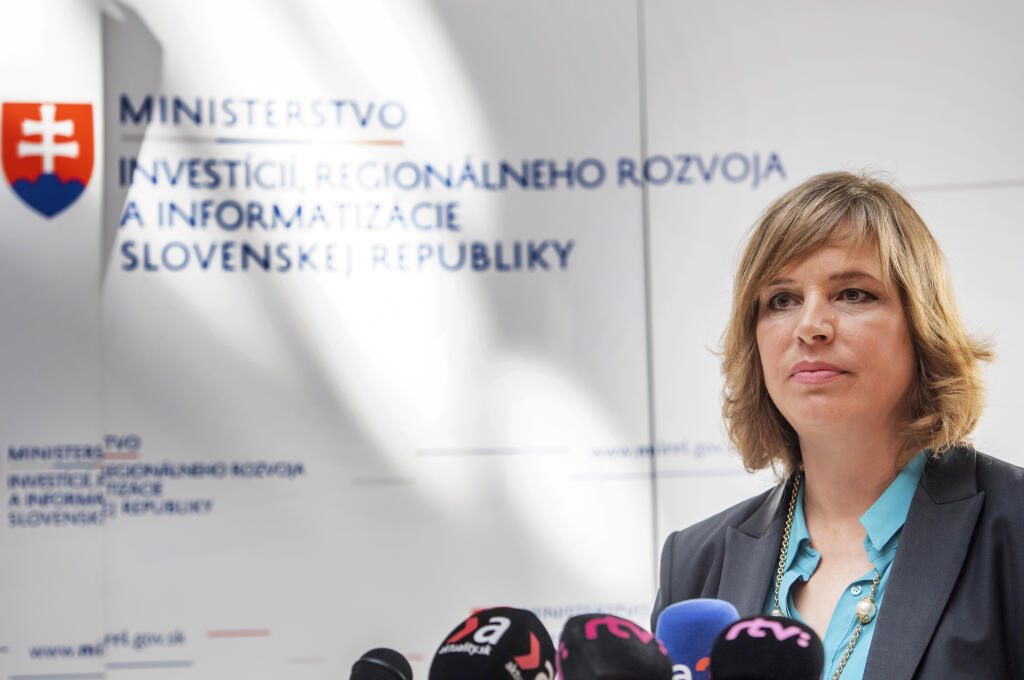 Na snímke podpredsedníčka vlády a ministerka investícií, regionálneho rozvoja a informatizácie SR Veronika Remišová počas tlačovej konferencie na tému: 