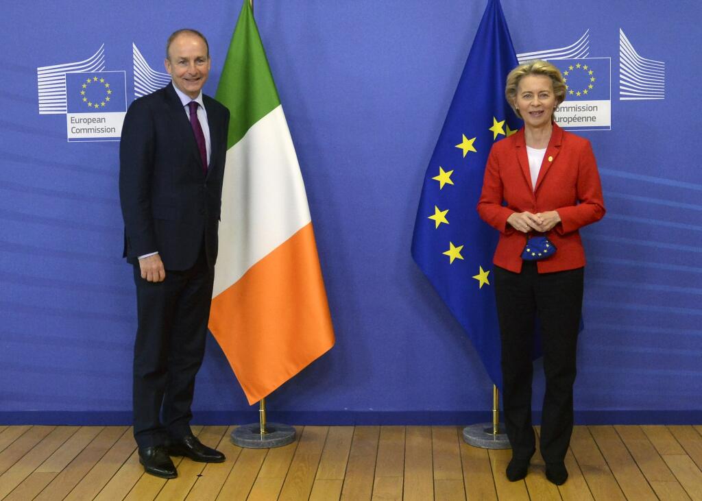 Predsedníčka Európskej komisie Ursula von der Leyenová  a írsky premiér  Micheal Martin