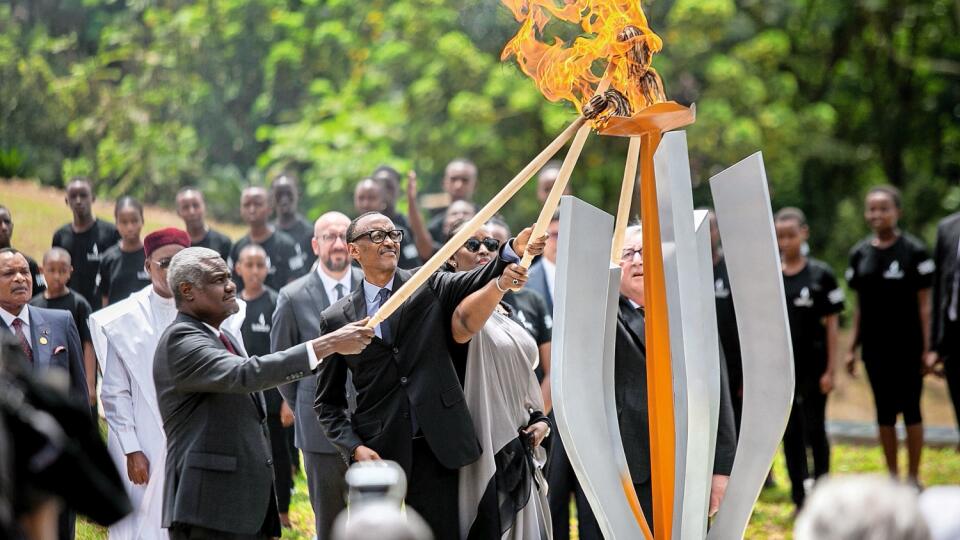 Spomienka na obete genocídy: Prezident Kagame nemohol na nej chýbať.