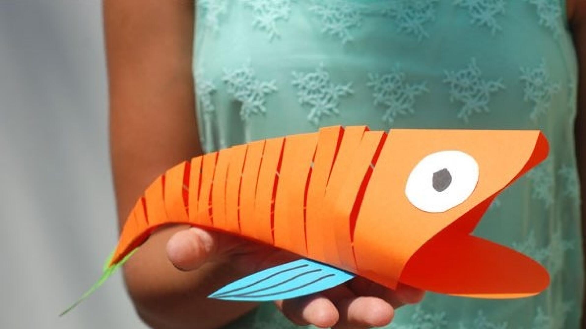 Мастер класс рыбы. Рыба из бумаги. Поделка рыбка. Рыба из бумаги объемная. Рыбка поделка из бумаги.