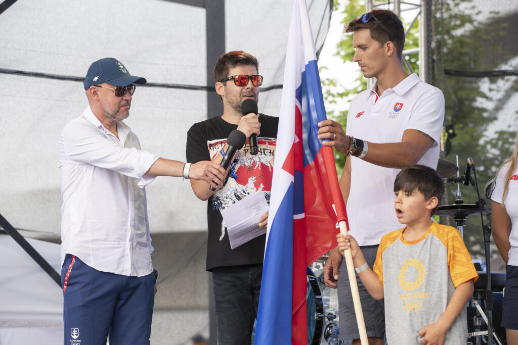 Autogramiáda slovenských olympionikov po návrate z japonského Tokia v X-Bionic Šamorín.