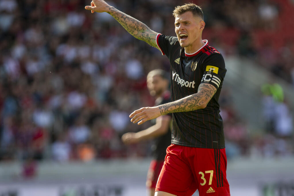 Toto boli posledné chvíle Martina Škrtela na ihrisku v jeho kariére.