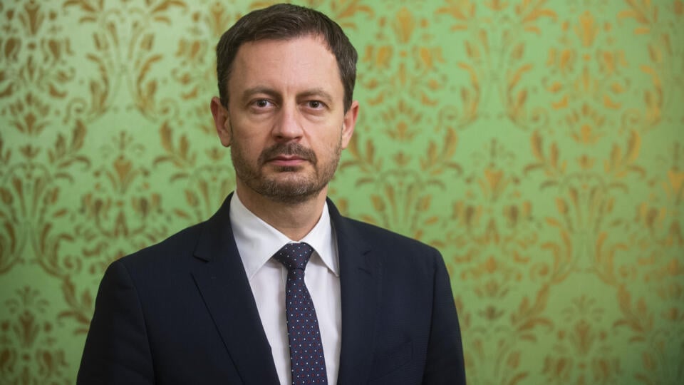 Na snímke predseda vlády SR Eduard Heger (OĽaNO) počas rozhovoru pre Tlačovú agentúru SR v Bratislave 7. decembra 2021. FOTO TASR - Jakub Kotian