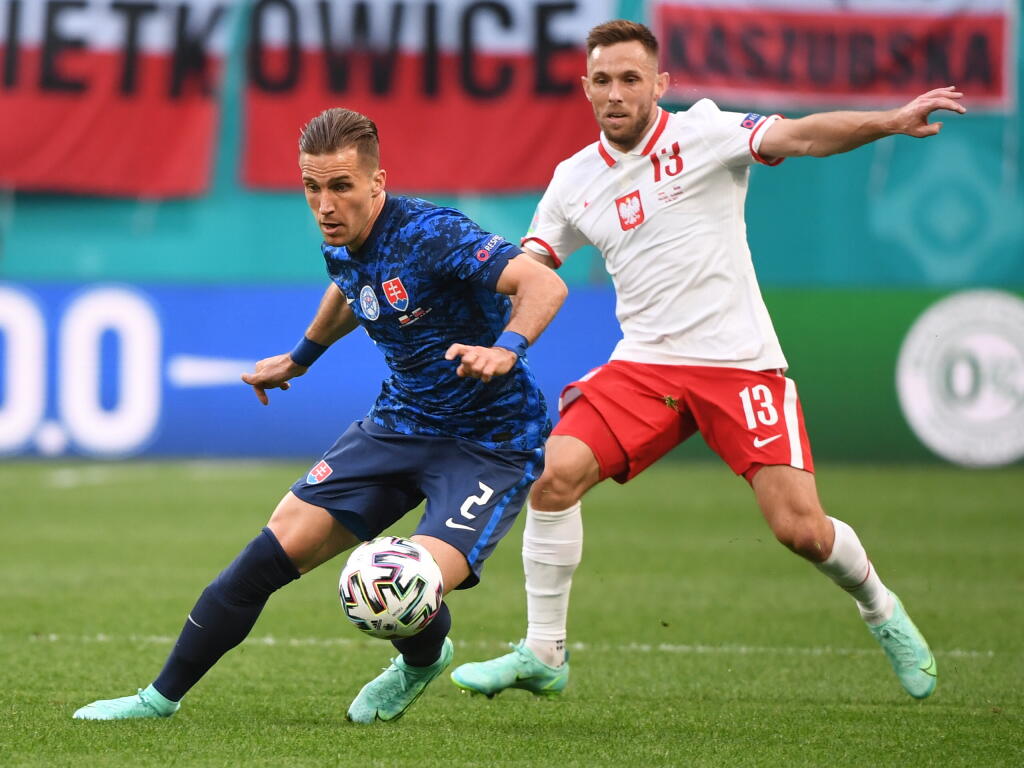 PETER PEKARÍK. Kocianovo hodnotenie: Odohral dobrý zápas, bol to jeho typický štandard s podporou útoku. Mohol trochu inak reagovať pri inkasovanom góle, kde to išlo cez jeho pravú stranu.