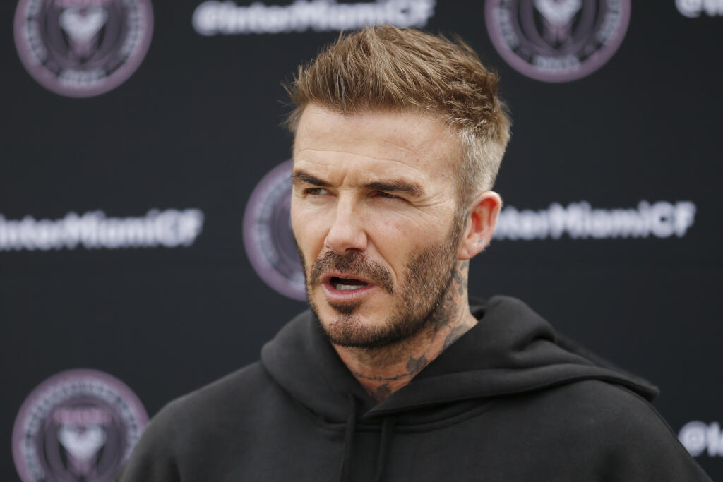 1. Kto by to povedal, že David Beckham bude aj vo veku 44 rokov objektom túžob každej piatej ženy. V ankete až 21,25% opýtaných by si ho vedeli predstaviť ako sexuálneho partnera.