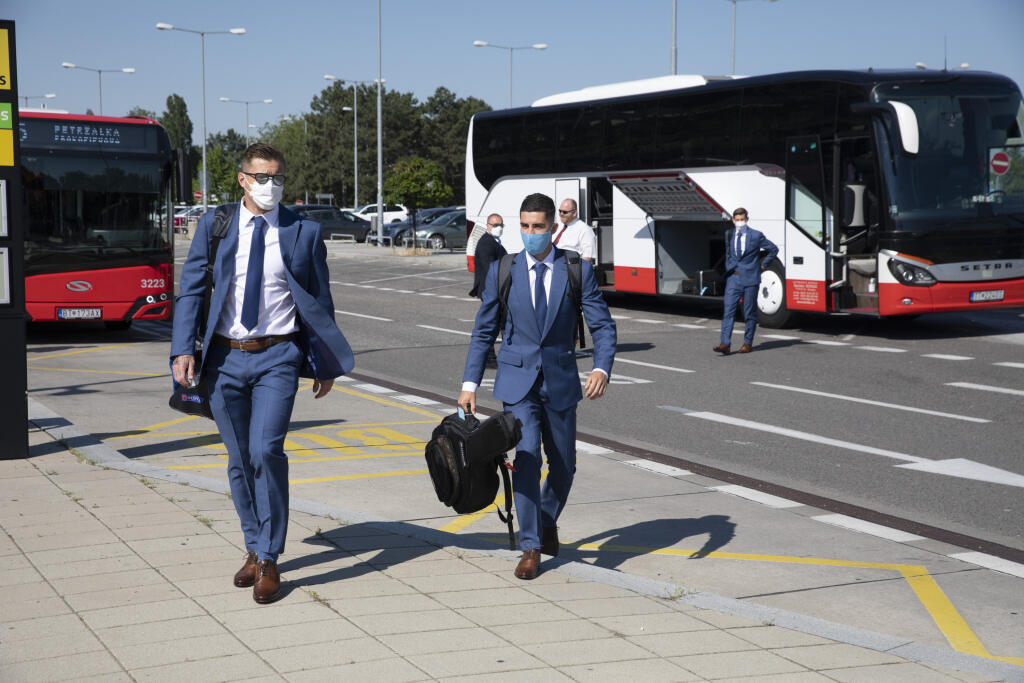 Odlet slovenských futbalových reprezentantov na majstrovstvá Európy 2021 do Petrohradu