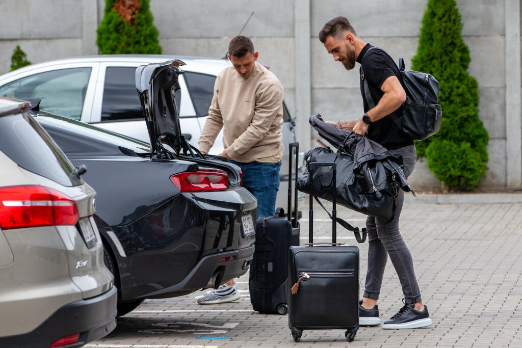 Spoluhráči z poľského klubu Piast Gliwice Jakub Holúbek a František Plach prišli, pochopiteľne, spolu.