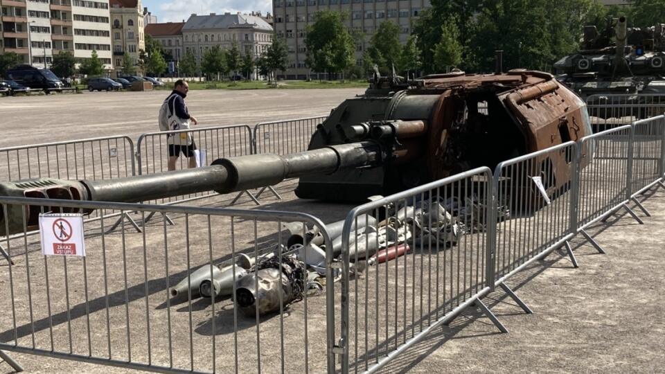 Выставка подбитой техники в челябинске. Выставка подбитой украинской техники.