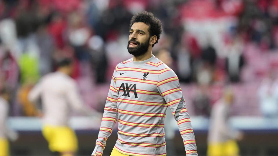 KK39 Lisabon - Futbalista Liverpoolu Mohamed Salah sa rozcvičuje pred prvým zápasom štvrťfinále Ligy majstrov Benfica Lisabon - FC Liverpool 5. apríla 2022 v Lisabone. FOTO TASR/AP


Liverpool's Mohamed Salah warms up before the Champions League quarterfinals, first leg, soccer match between Benfica and Liverpool at the Luz stadium in Lisbon, Tuesday, April 5, 2022. (AP Photo/Armando Franca)