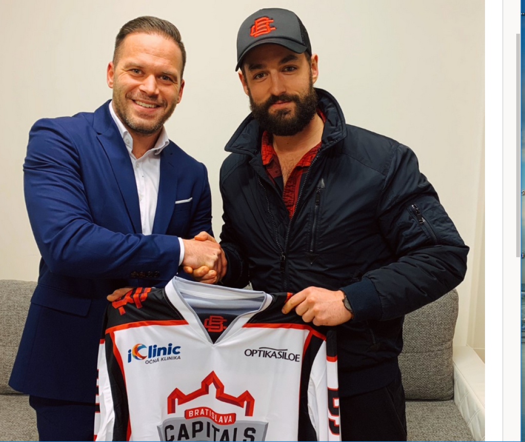 Dušan Pašek s jednou z posíl Bratislava Capitals Sébastianom Pichém.
